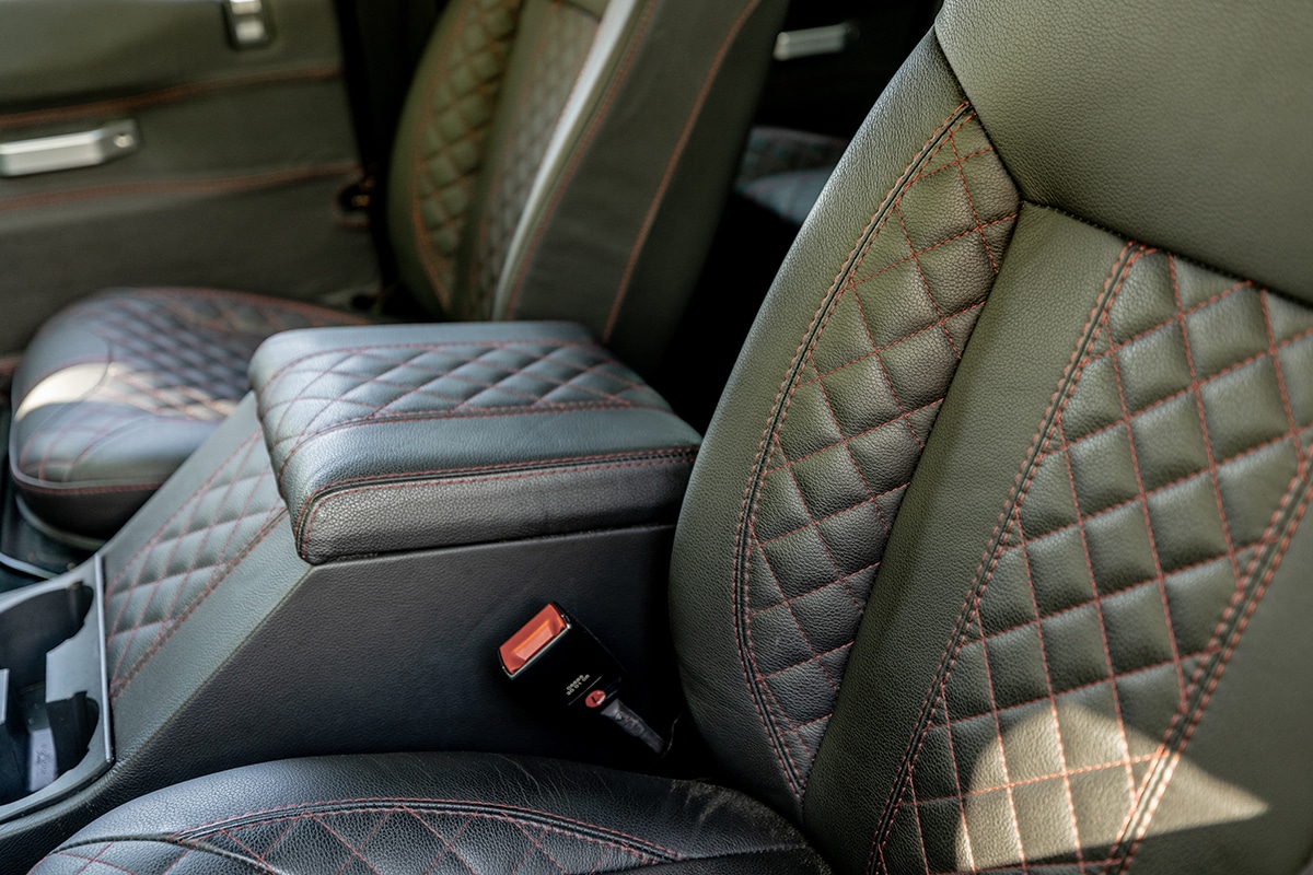 Land Rover Defender D110: Interior