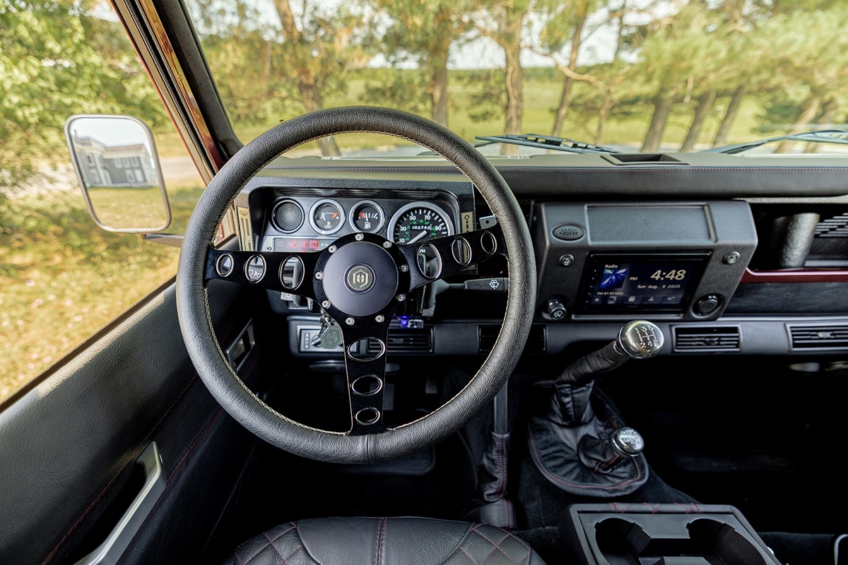 Land Rover Defender D110: Interior