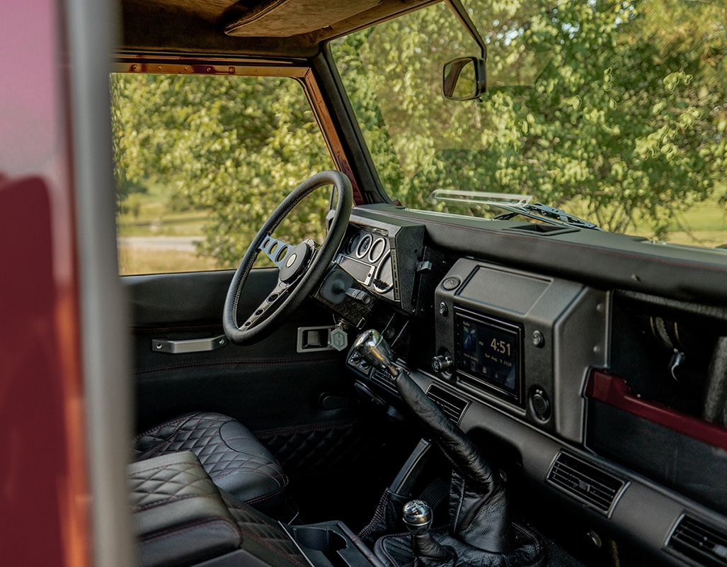 Land Rover Defender D110: Interior