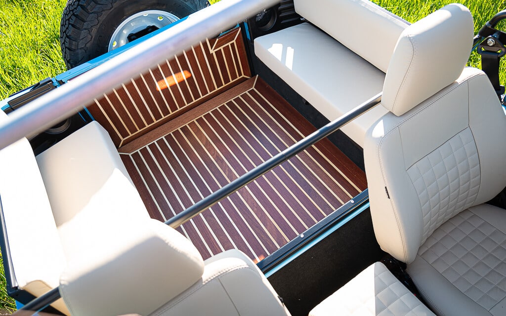 Land Rover Defender D90 Soft Top Bespoke Wood Floor- Vrboska