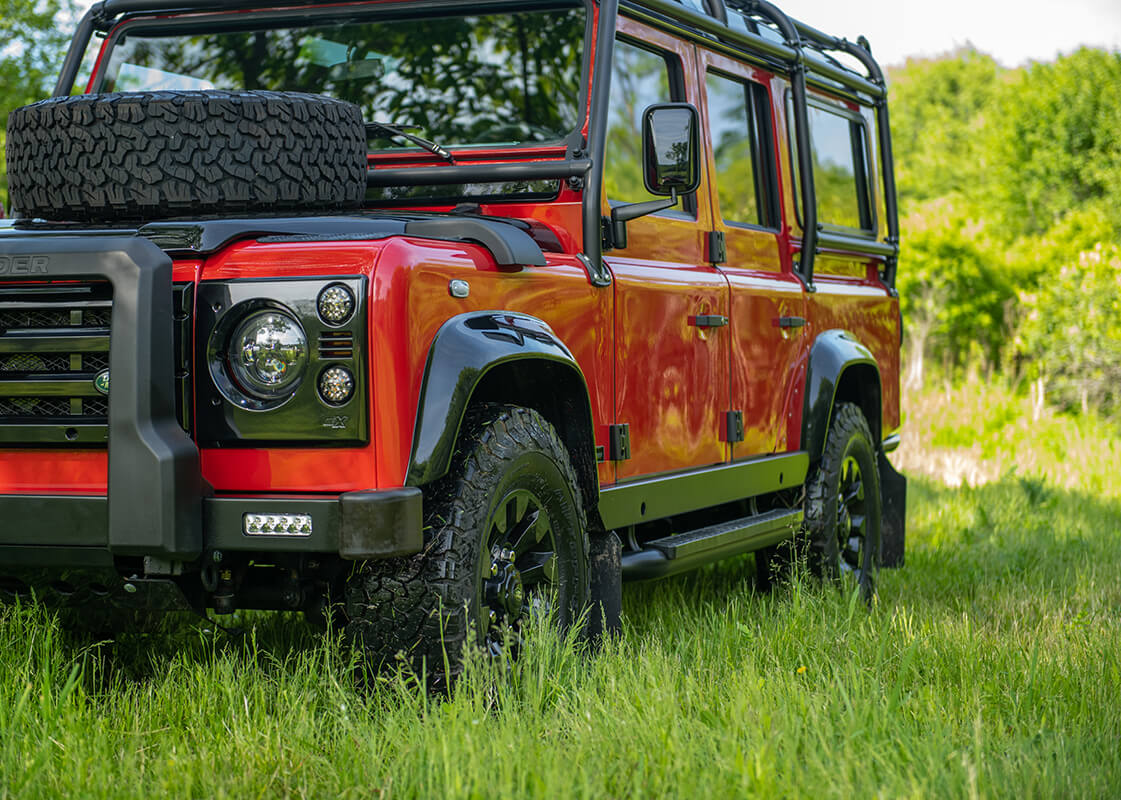 Land Rover Defender D110 - Exterior