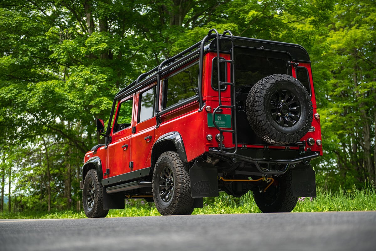 Land Rover Defender D110 - Exterior