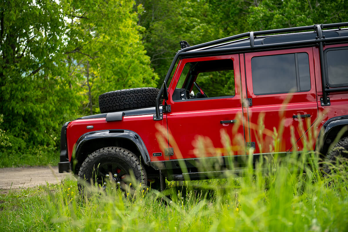 Land Rover Defender D110 - Exterior