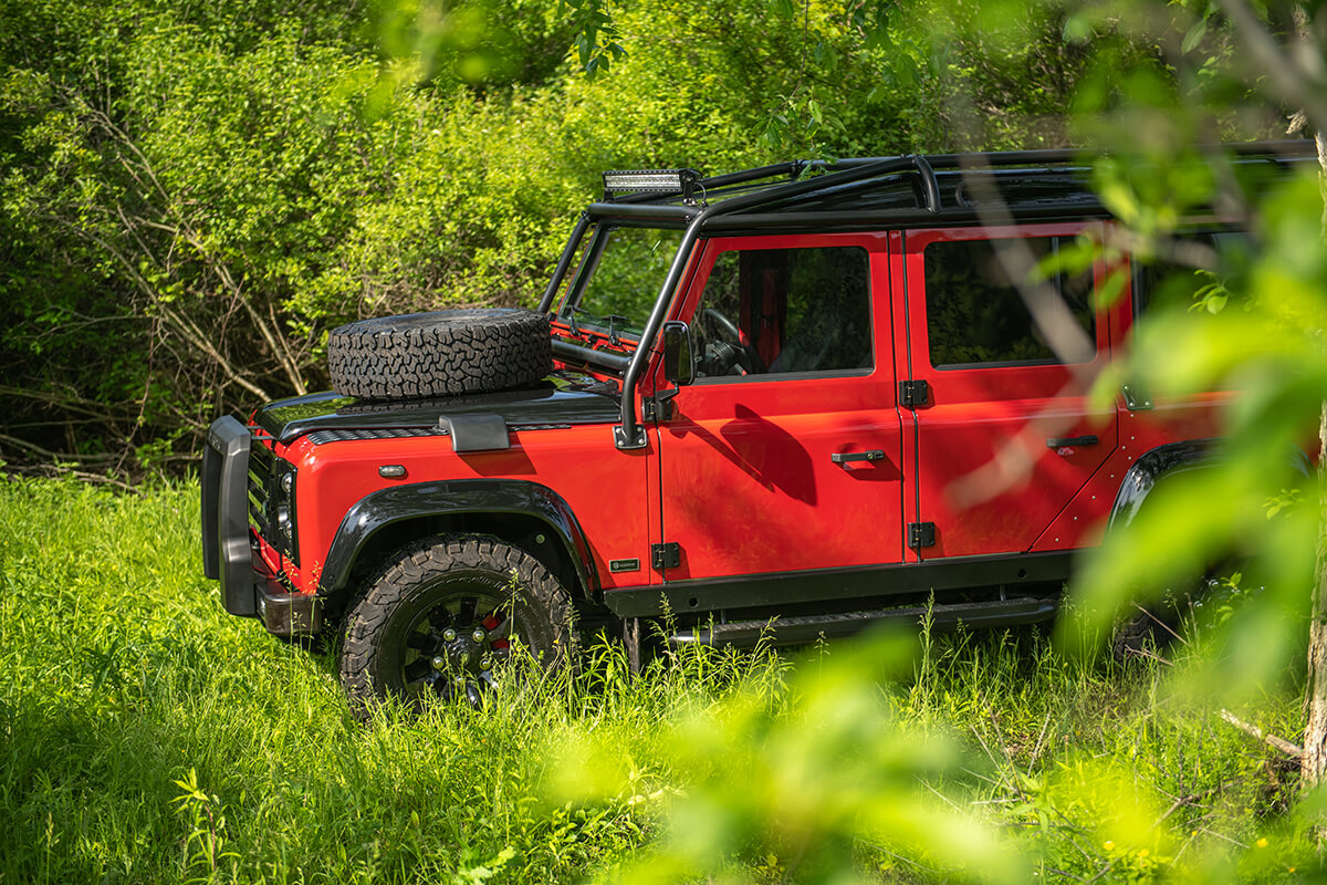 Land Rover Defender D110 - Exterior