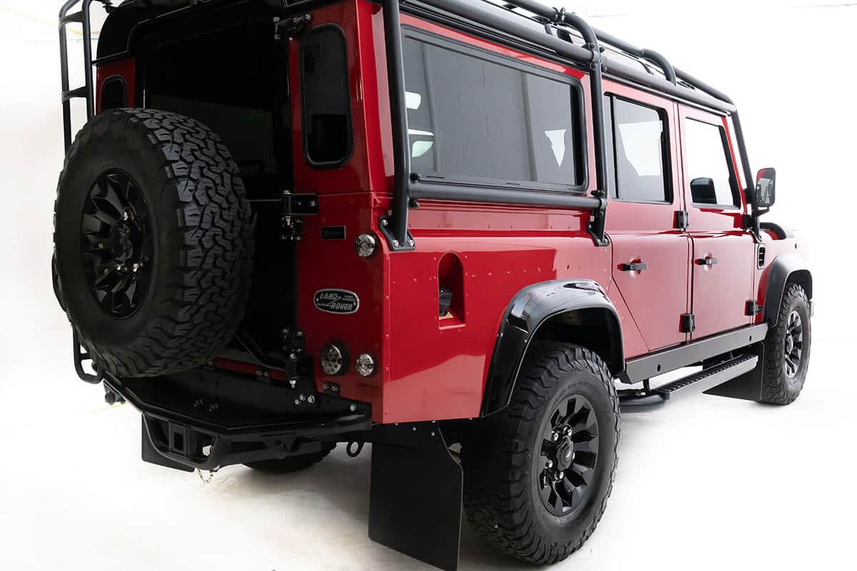 Land Rover Defender D110 - Exterior