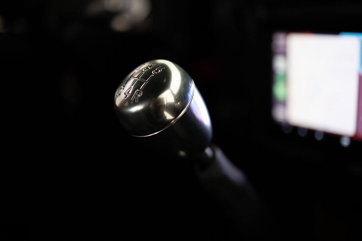 Land Rover Defender D110 - Interior Details: Gear Shift