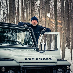 Paul with D90 Defender in Winter