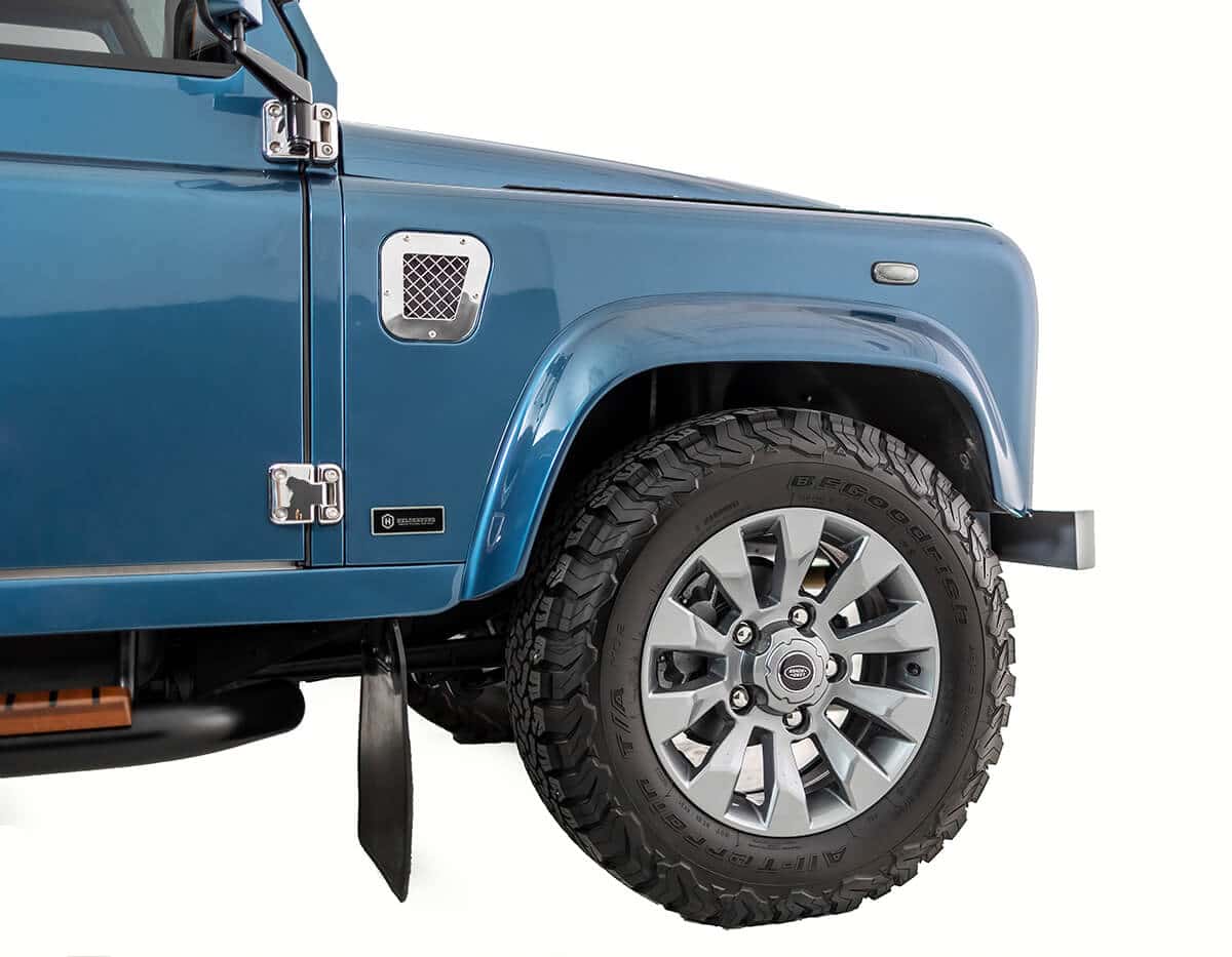 Land Rover Defender D90 Exterior