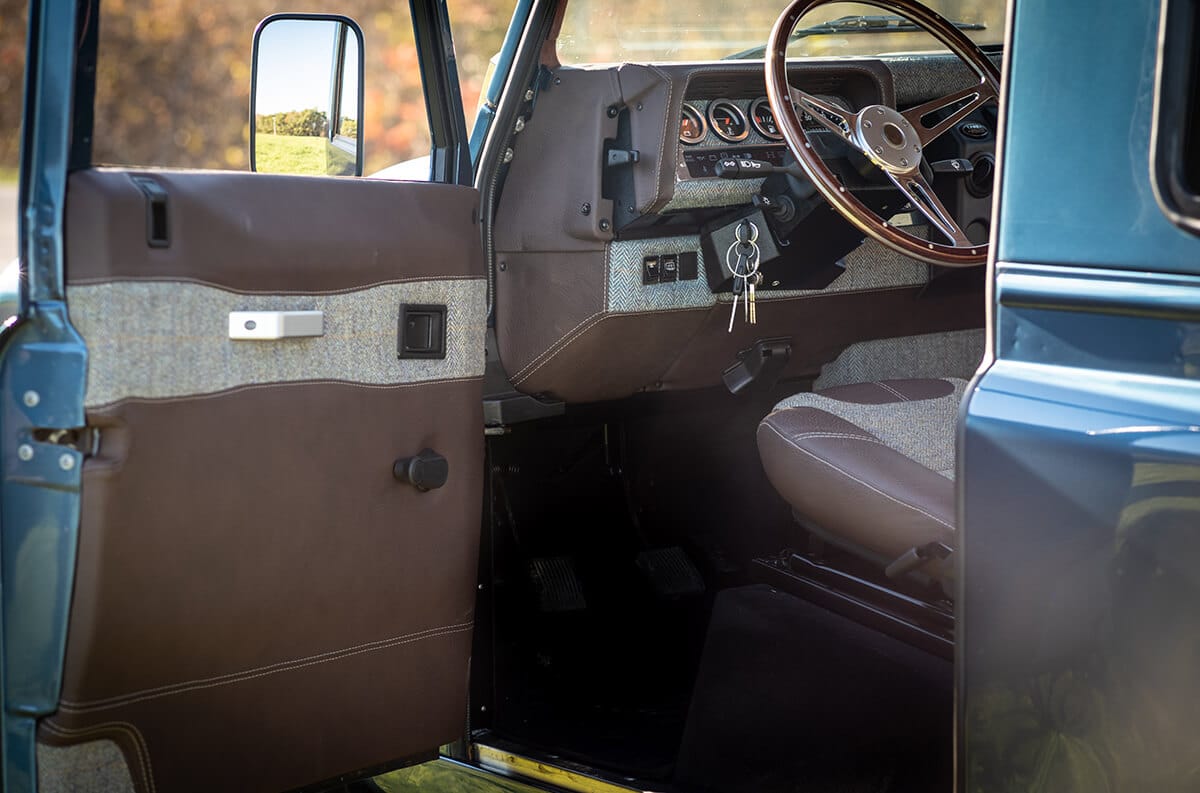 Land Rover Defender D90 Interior