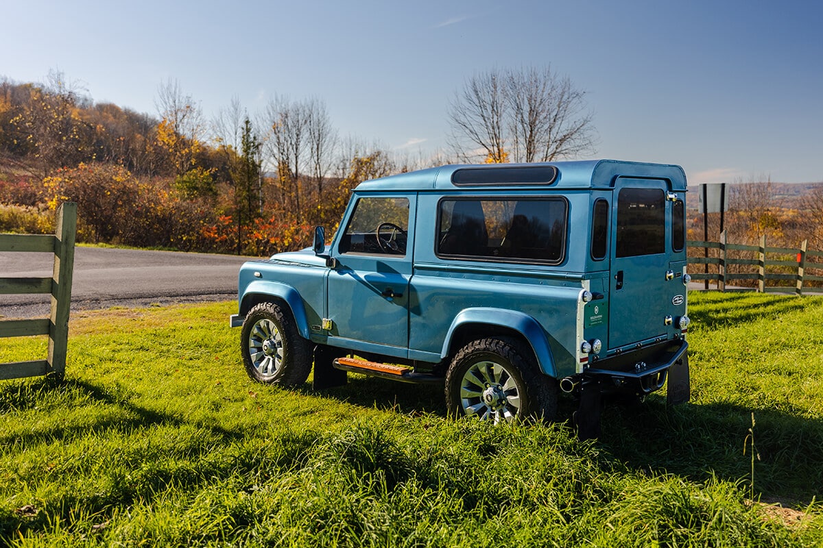 Land Rover Defender D90 Exterior