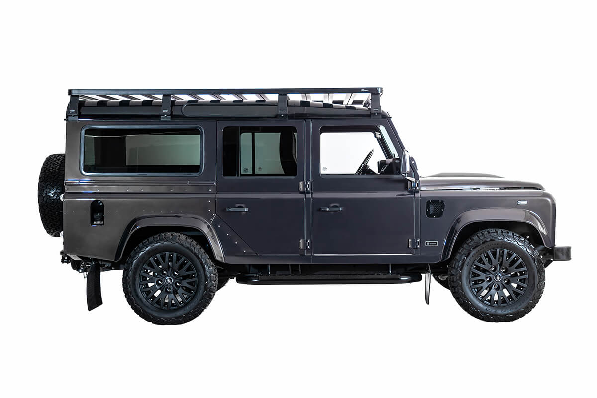 Land Rover Defender D110 Exterior: Front Runner Roof Rack