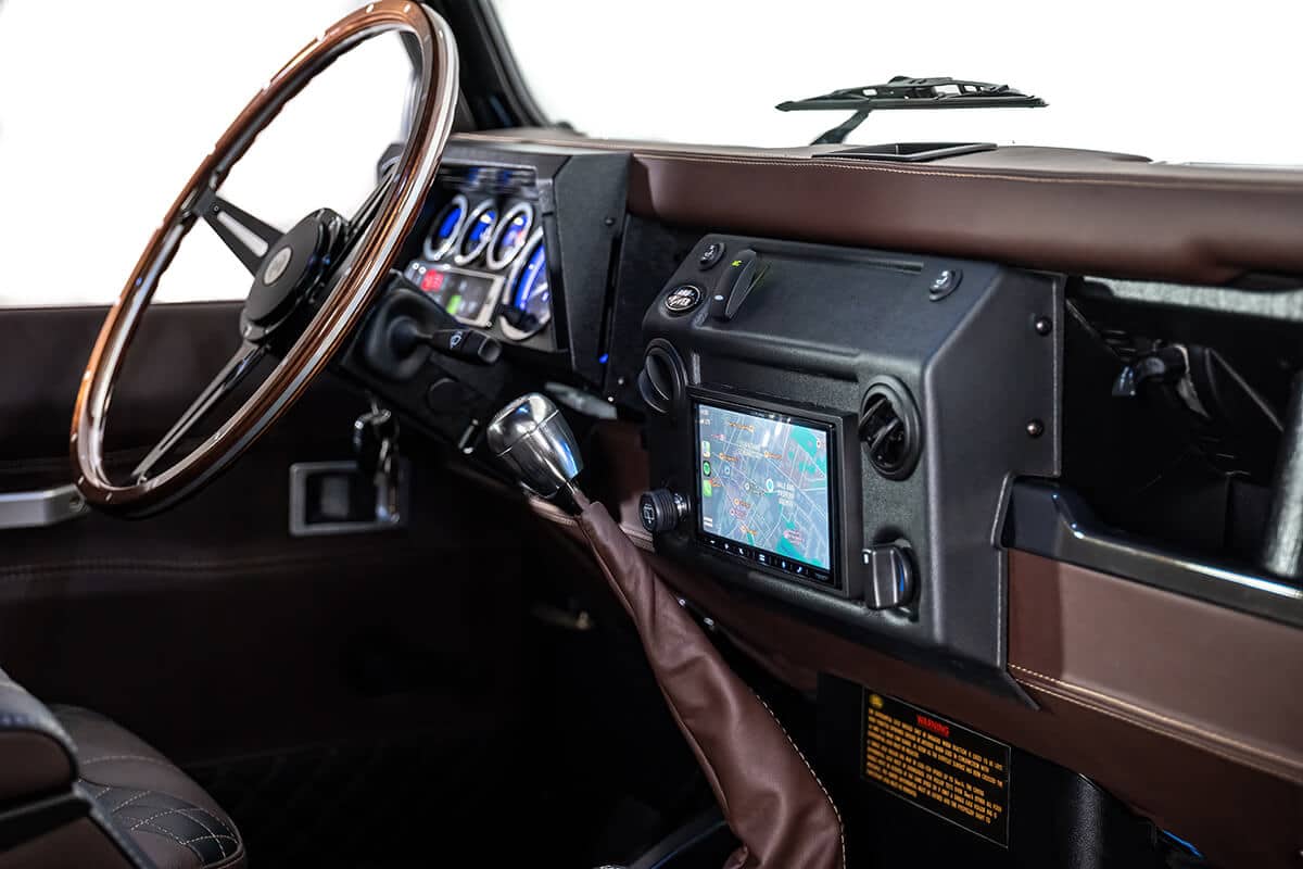 Helderburg D110 Defender Interior: 7" Alpine Apple Carplay/Android Auto with Backup Camera