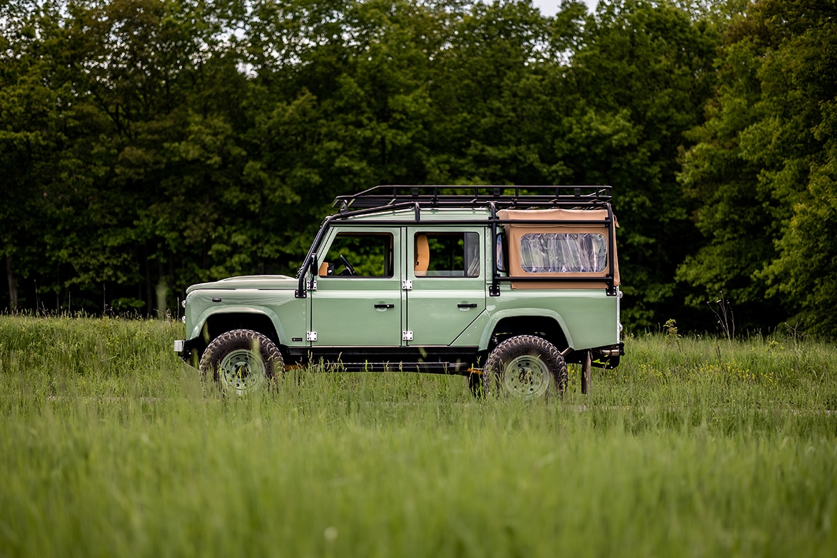 Land Rover Defender D110 Double Cab