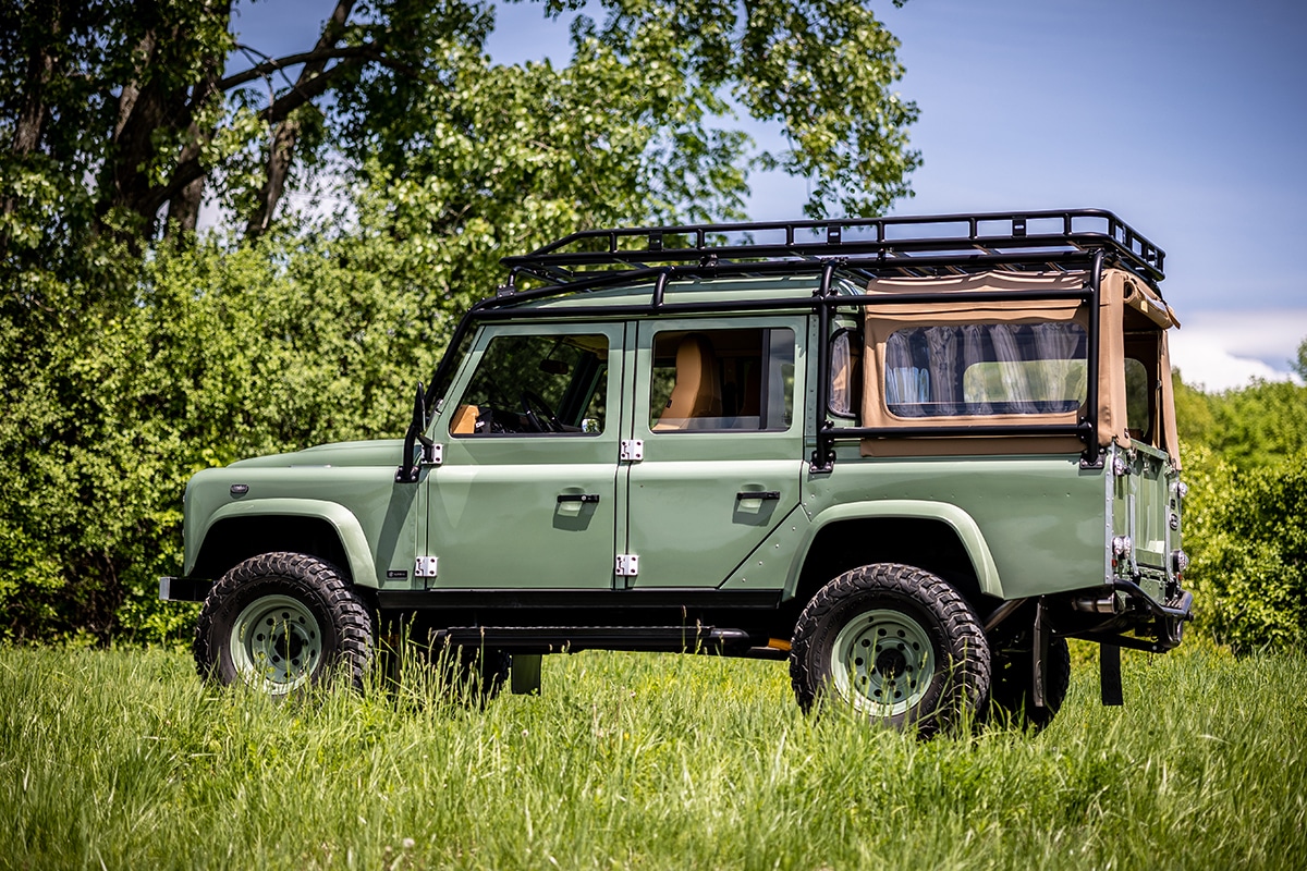 Land Rover Defender D110 Double Cab