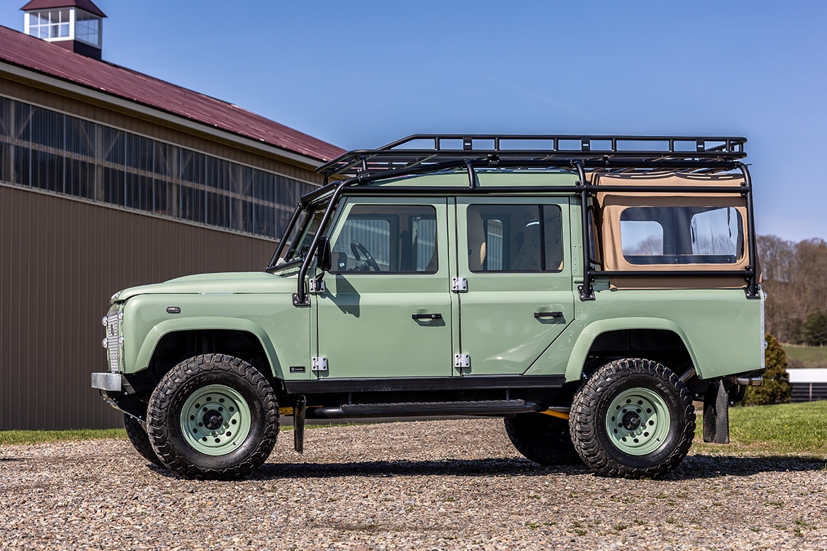 Land Rover Defender D110 Double Cab