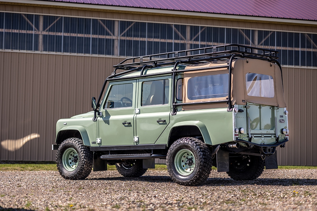 Land Rover Defender D110 Double Cab