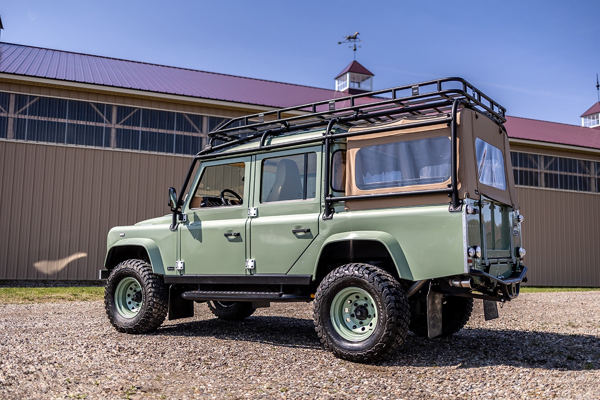 Land Rover Defender D110 Double Cab