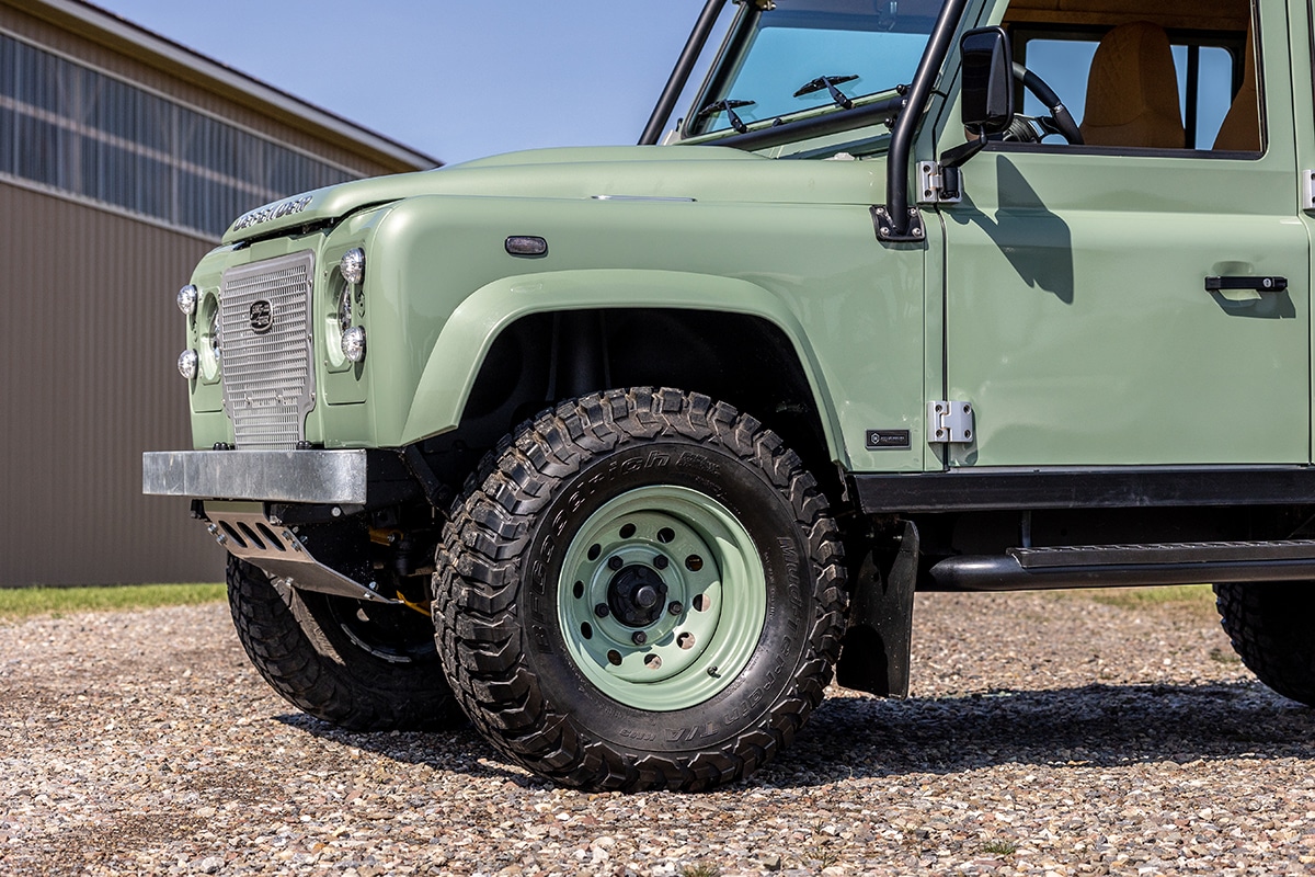 Land Rover Defender D110 Double Cab