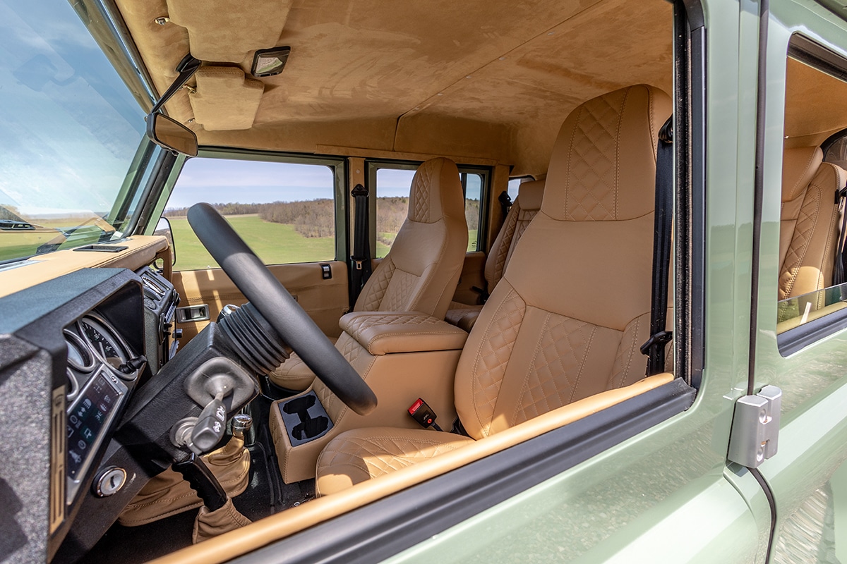 Land Rover Defender D110 Double Cab