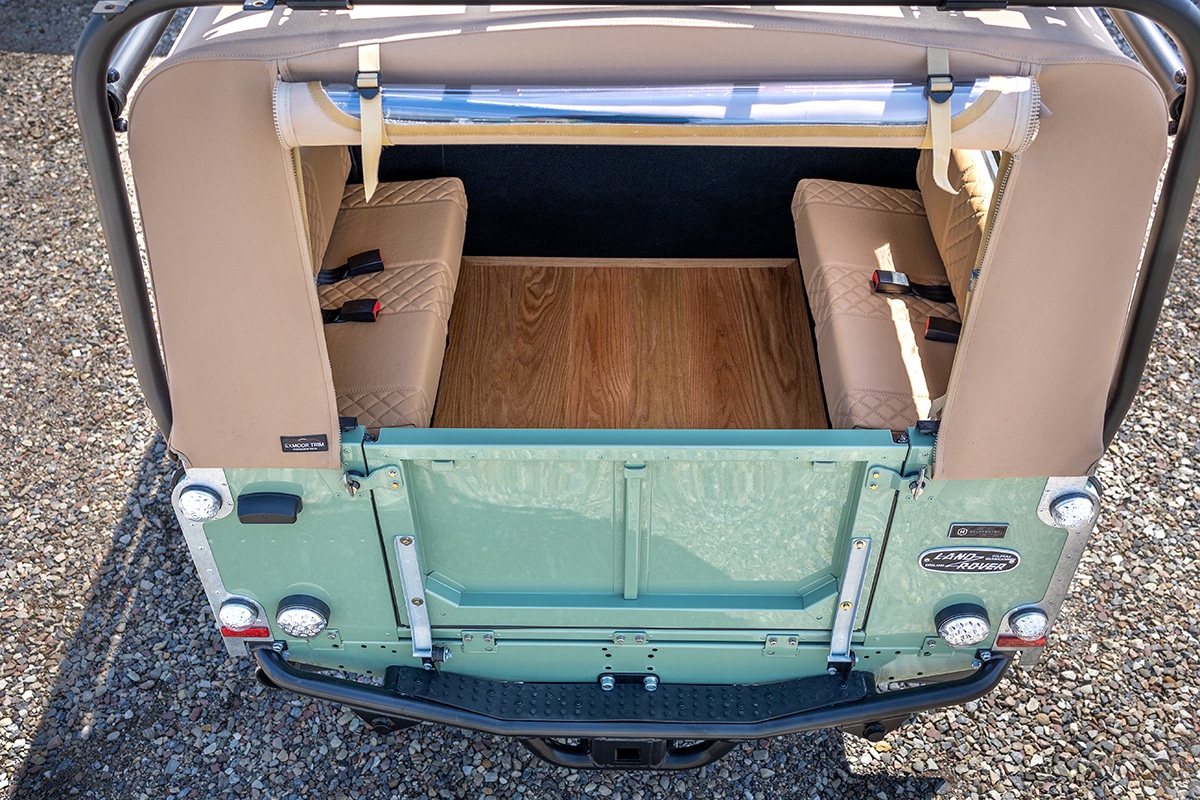 Land Rover Defender D110 Double Cab