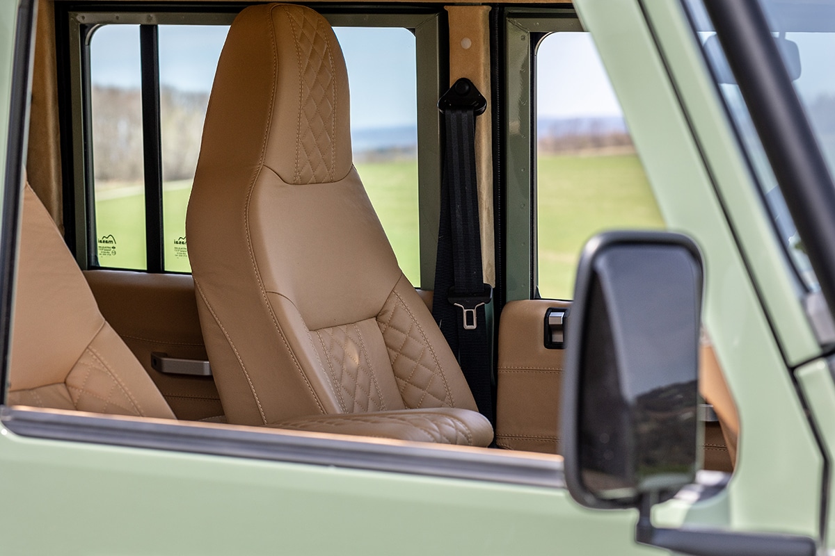 Land Rover Defender D110 Double Cab