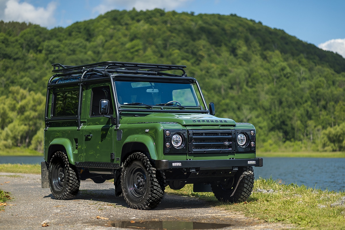 Land Rover Defender D90 Exterior