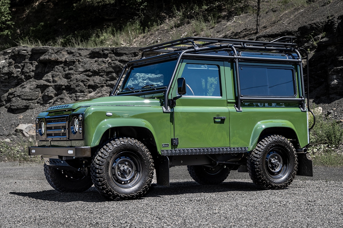 Land Rover Defender D90 Exterior