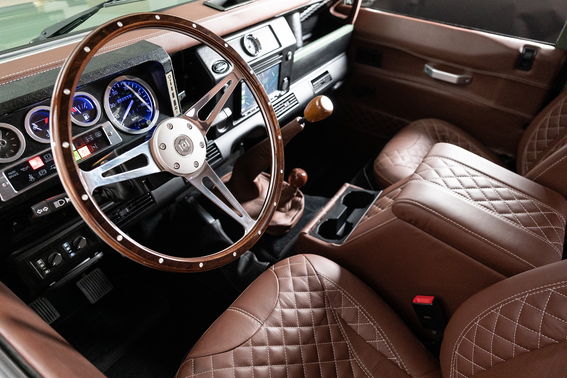Scottish Bespoke Chestnut with White Chocolate Quilted Mullinar Stitching