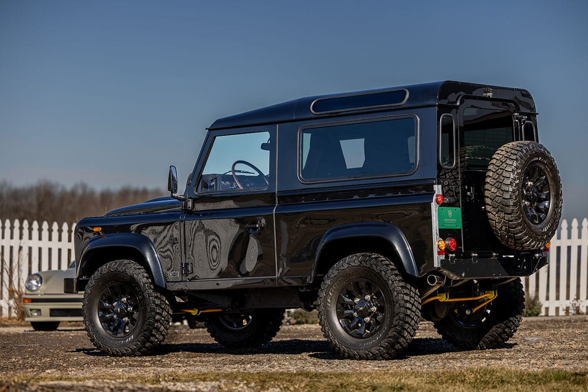 Performance Tuned Land Rover Defender D90 -Zente