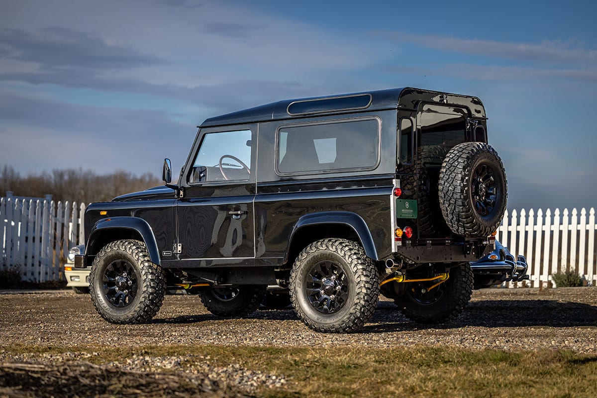 Performance Tuned Land Rover Defender D90 -Zente