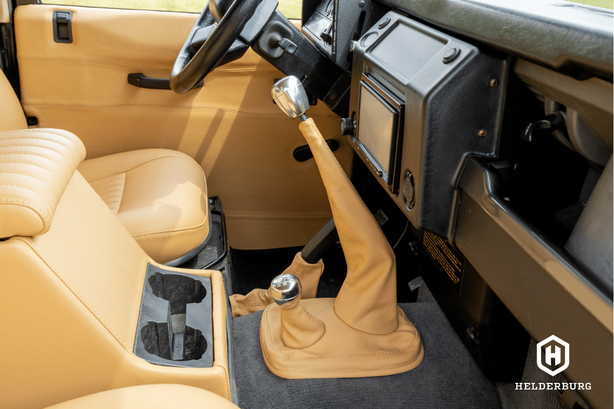 Land Rover Defender D90