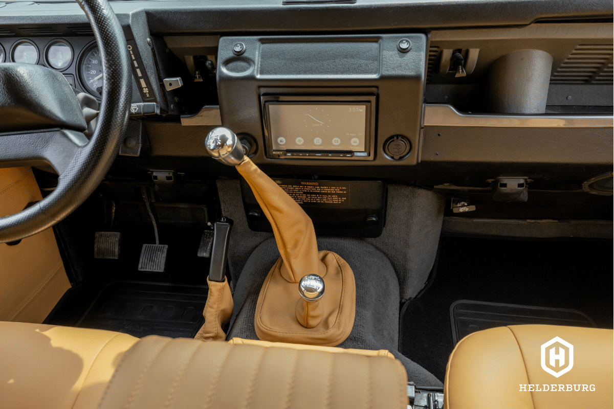 Land Rover Defender D90