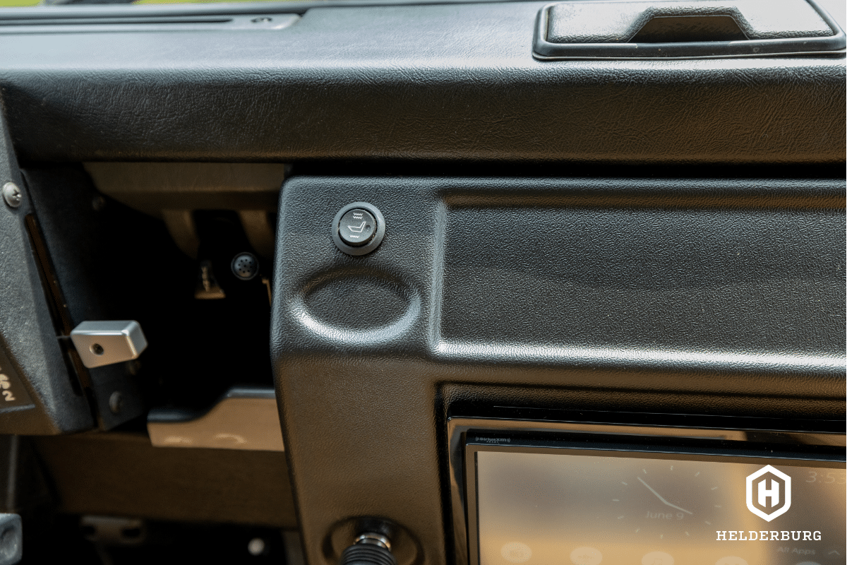 Land Rover Defender D90