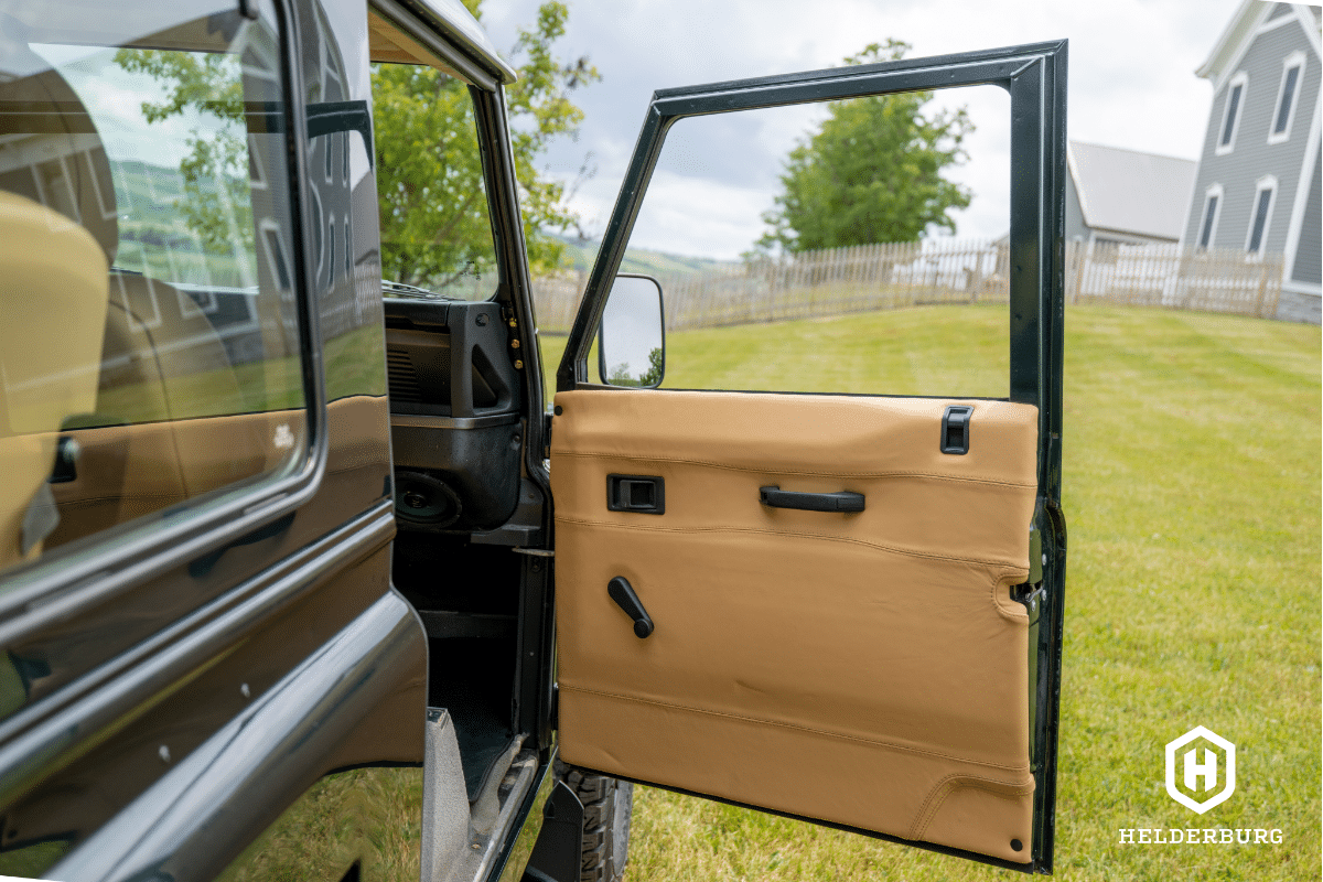 Land Rover Defender D90