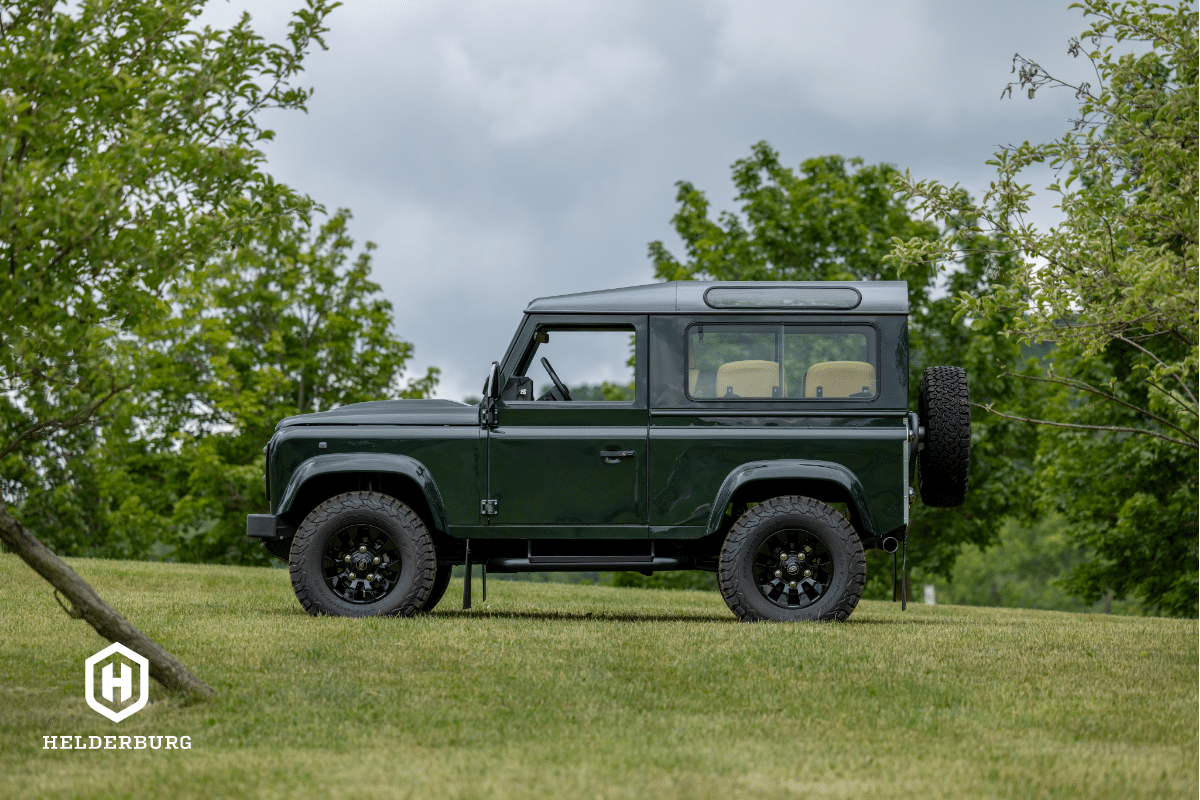 Land Rover Defender D90