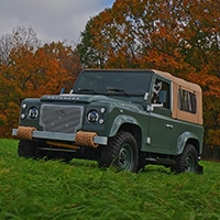 Review Amour the D90 Soft Top Land Rover Defender Video