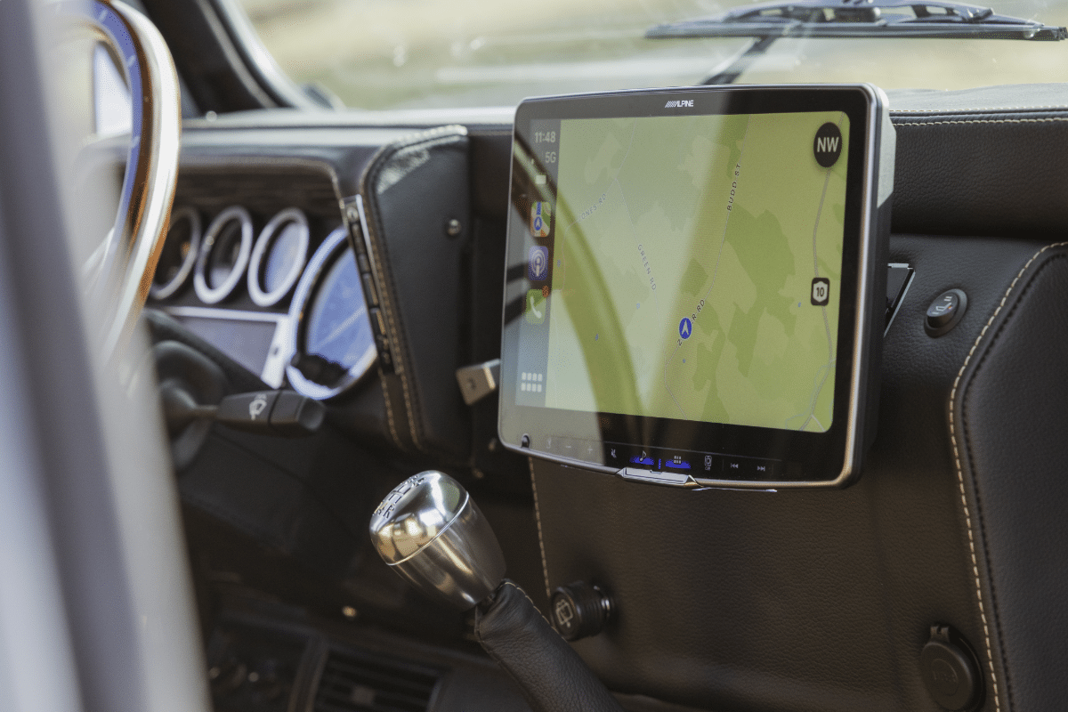 Land Rover Defender Interior: Ipad Technology