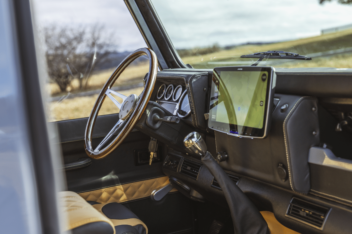 Land Rover Defender Interior: Ipad Technology